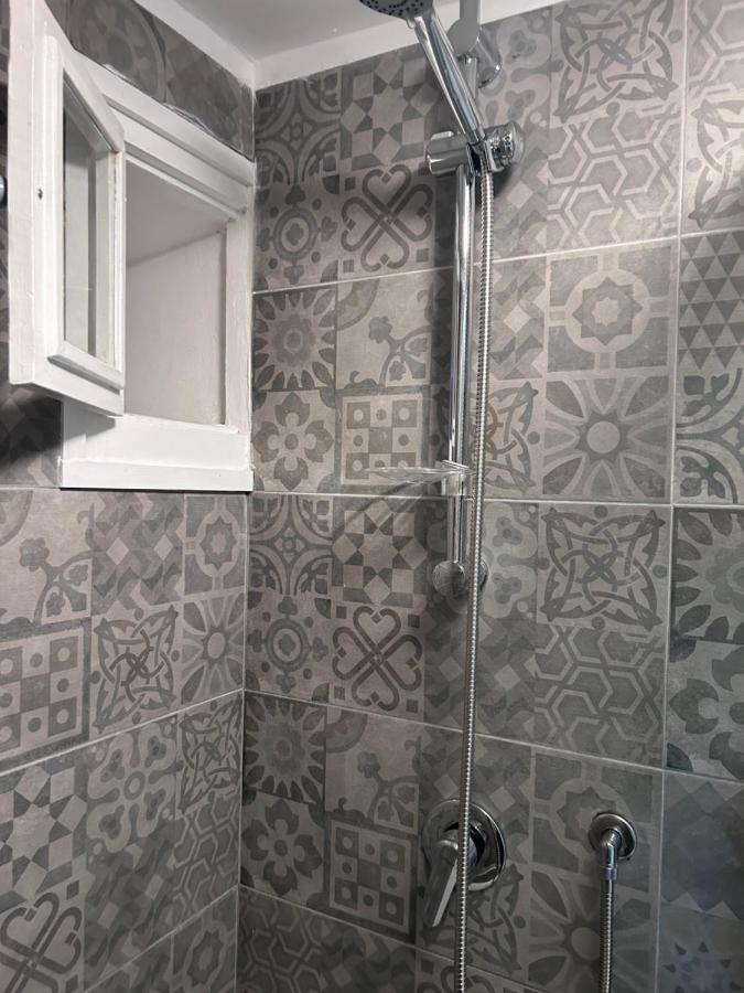 Annandre Apartment โปลีญาโนอามาเร ภายนอก รูปภาพ